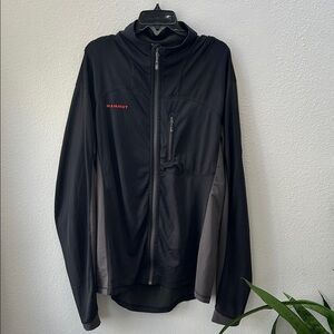 Mammut Men's Black Zip Front Soft Shell Performance Jacket with Gray Panels 2X